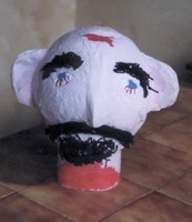 Tête en papier mâché